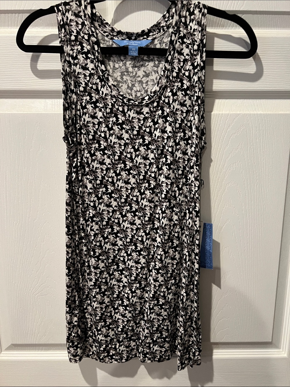 Simply Vera Vera Wang Black & White Floral Scoop Neck Tank
